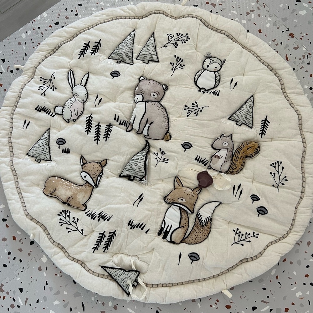 Crate and barrel baby tummy time mat